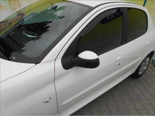 Peugeot 206 hatchback 44kW benzin 201010