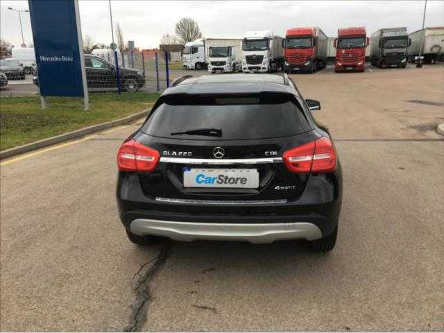 Mercedes-Benz GLA SUV 125kW nafta 201407