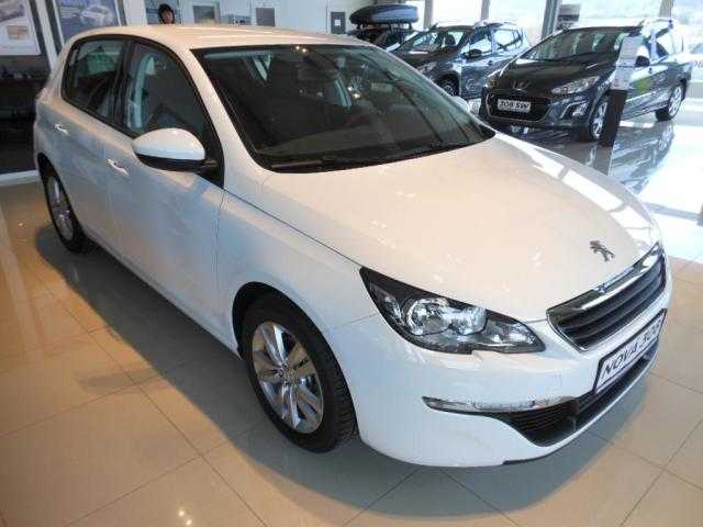 Peugeot 308 hatchback 88kW nafta 2017