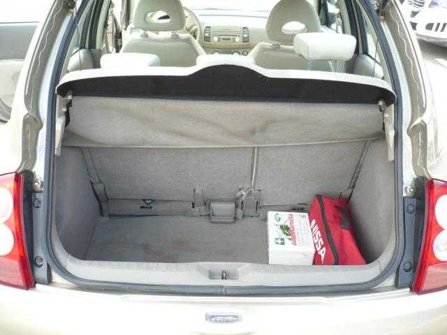 Nissan Micra hatchback 48kW benzin 2004