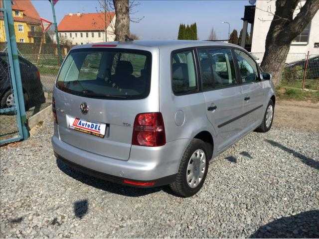 Volkswagen Touran kombi 77kW nafta 200701