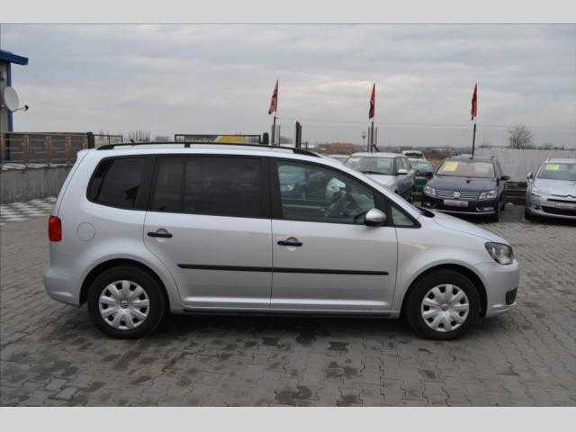 Volkswagen Touran MPV 66kW nafta 201203