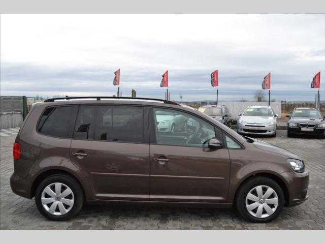 Volkswagen Touran MPV 103kW nafta 201210