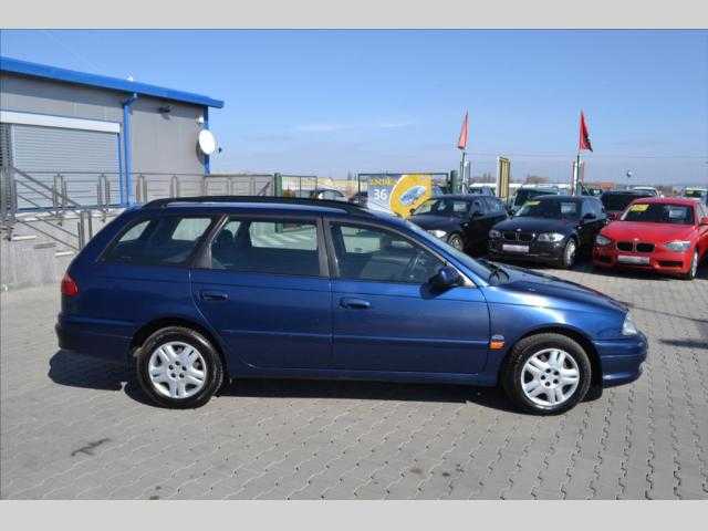 Toyota Avensis kombi 81kW nafta 200211