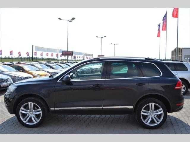 Volkswagen Touareg SUV 176kW nafta 201106