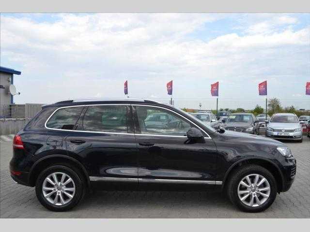 Volkswagen Touareg SUV 180kW nafta 201206