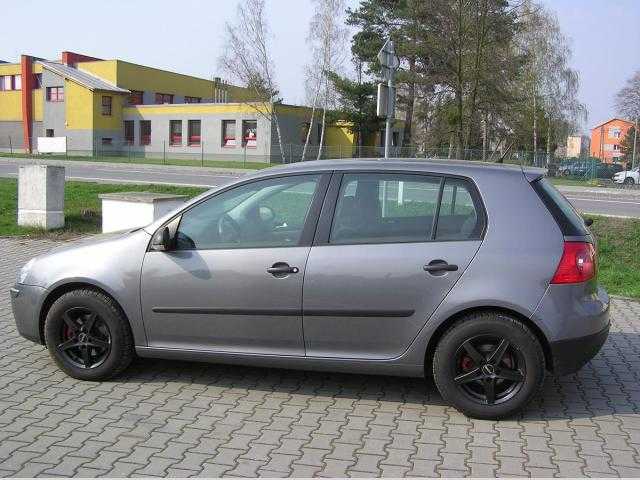 Volkswagen Golf hatchback 77kW nafta 2007