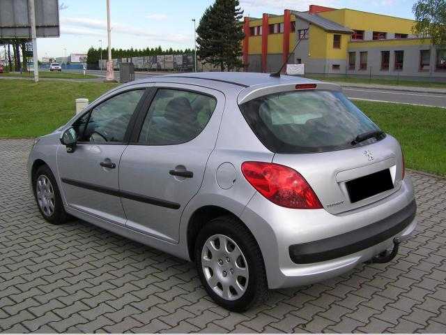 Peugeot 207 hatchback 65kW benzin 2007