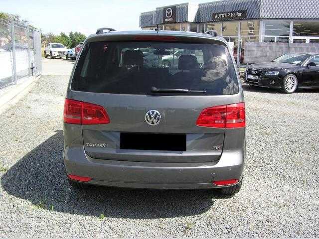 Volkswagen Touran MPV 77kW nafta 2014