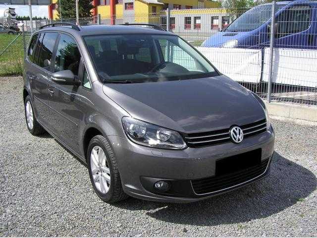 Volkswagen Touran MPV 77kW nafta 2014