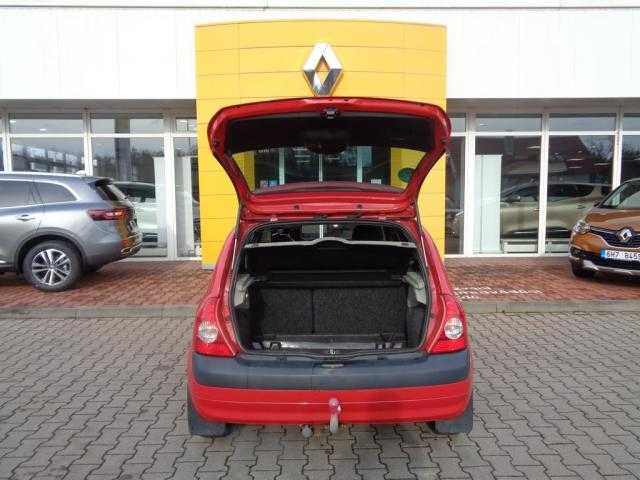 Renault Clio hatchback 48kW nafta  200304