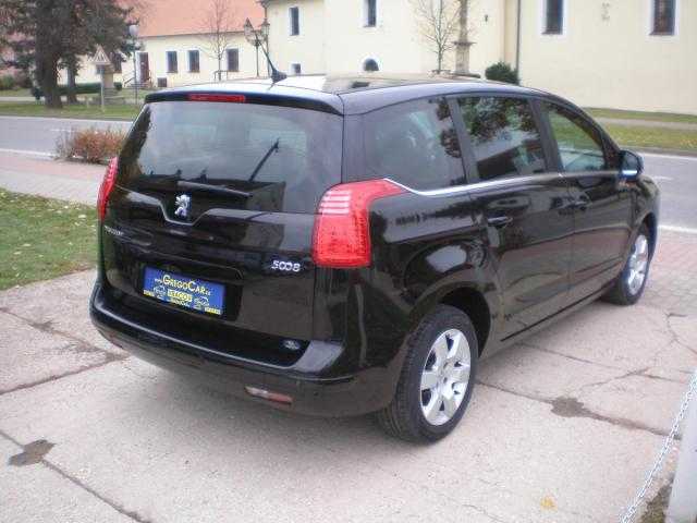 Peugeot 5008 MPV 84kW nafta 2013