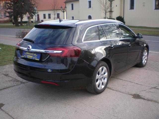 Opel Insignia kombi 120kW nafta 2013