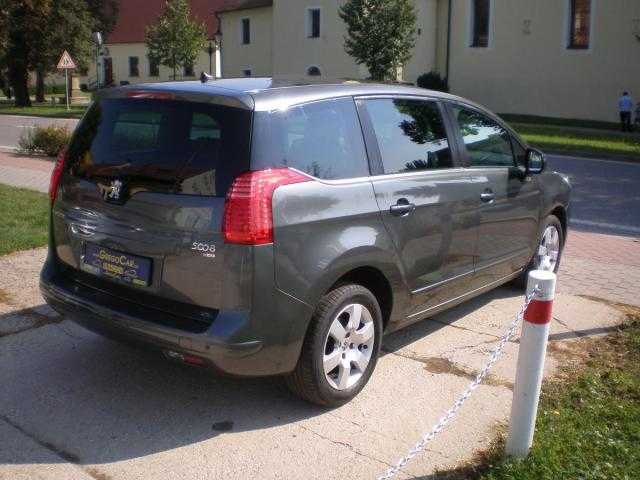 Peugeot 5008 MPV 84kW nafta 2013