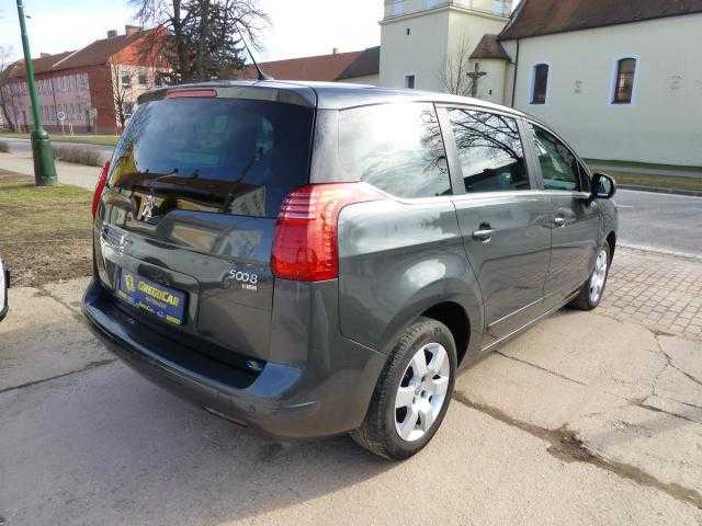 Peugeot 5008 MPV 84kW nafta 2013