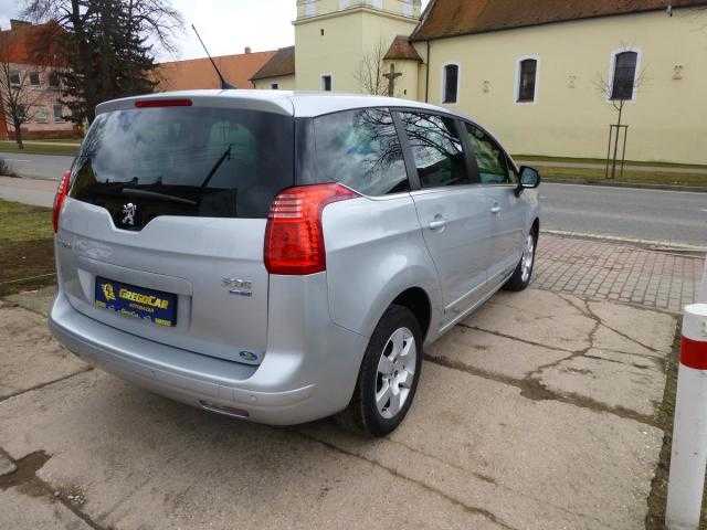 Peugeot 5008 MPV 84kW nafta 2013