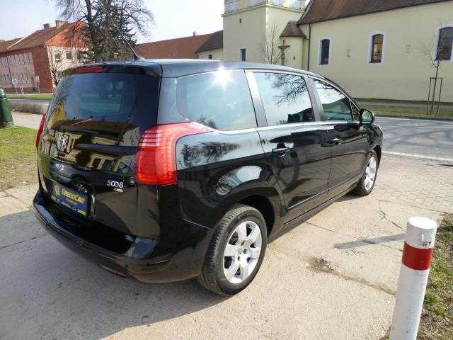 Peugeot 5008 MPV 84kW nafta 2013