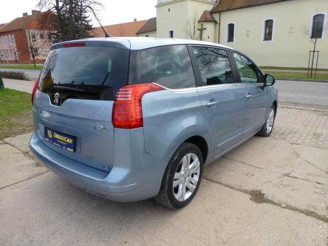 Peugeot 5008 MPV 120kW nafta 2012