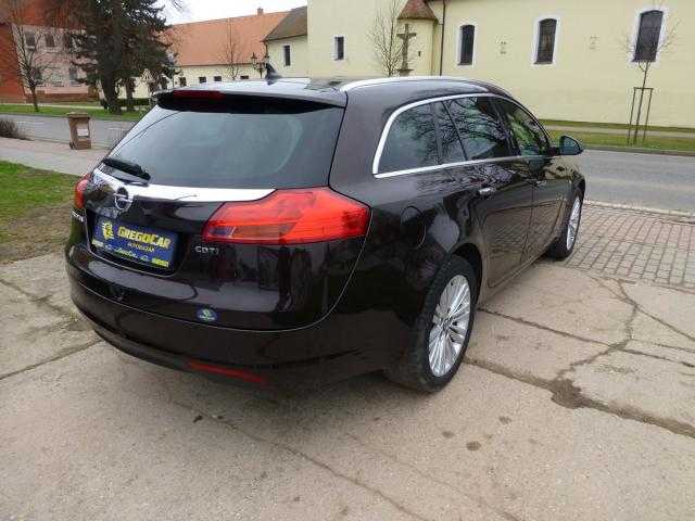 Opel Insignia kombi 96kW nafta 2013