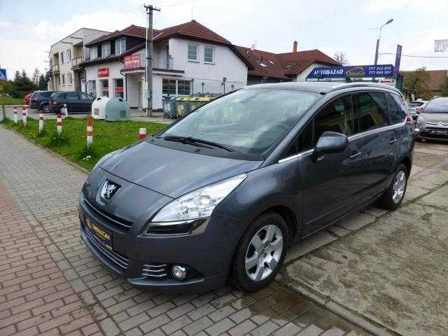 Peugeot 5008 MPV 82kW nafta 2012