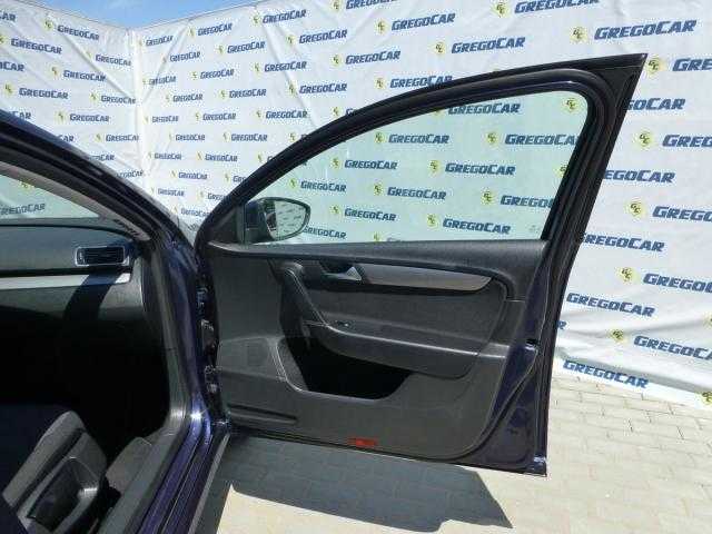 Volkswagen Passat kombi 103kW nafta 2012