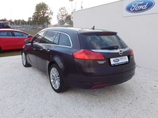 Opel Insignia kombi 118kW nafta 201301