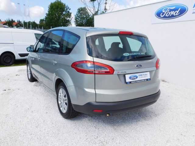 Ford S-MAX MPV 103kW nafta 201006