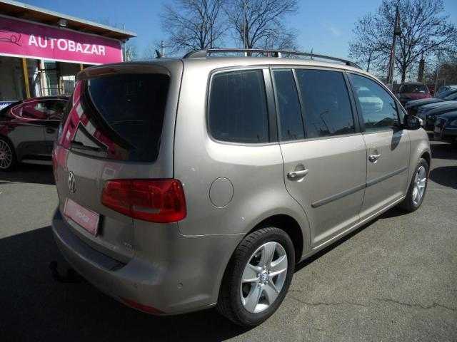 Volkswagen Touran kombi 77kW nafta 201204