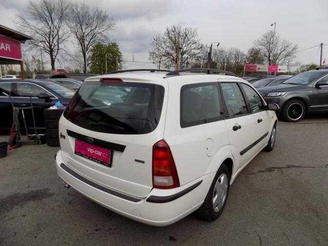 Ford Focus kombi 66kW nafta 200206