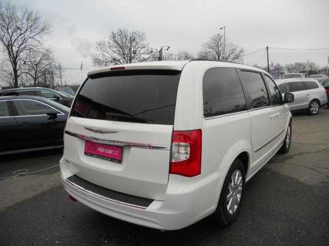 Chrysler Town & Country MPV 211kW benzin 201303