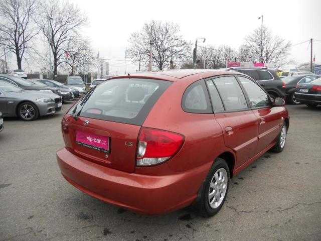 Kia Rio hatchback 71kW benzin 200408