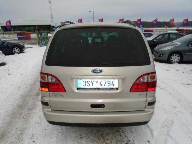 Ford Galaxy kombi 85kW nafta 2004