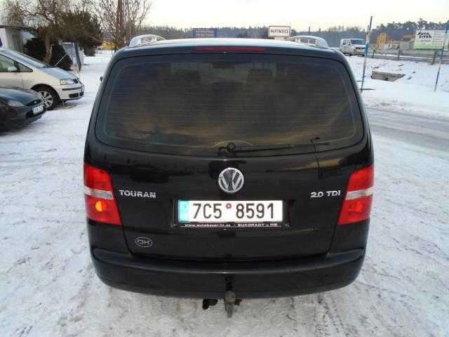 Volkswagen Touran kombi 103kW nafta 2005