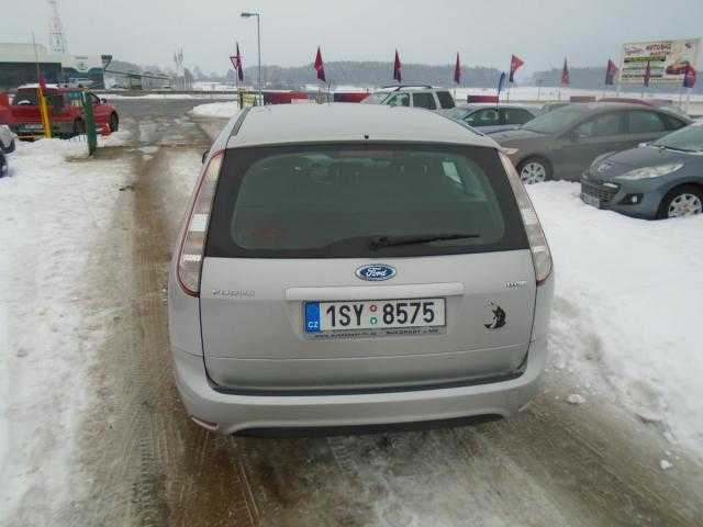 Ford Focus kombi 66kW nafta 2009