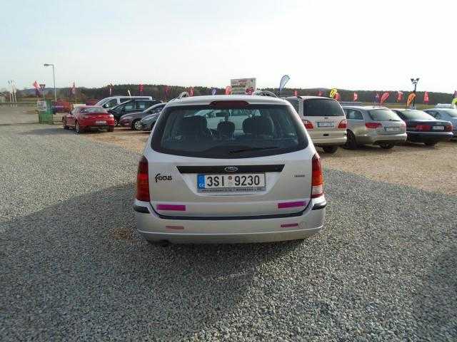 Ford Focus kombi 55kW nafta 2004