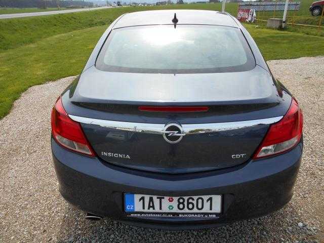 Opel Insignia sedan 96kW nafta 2010