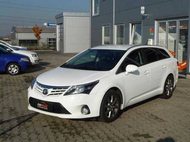 Toyota Avensis kombi 91kW nafta 201207