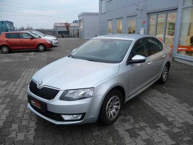 Škoda Octavia hatchback 77kW nafta 201403