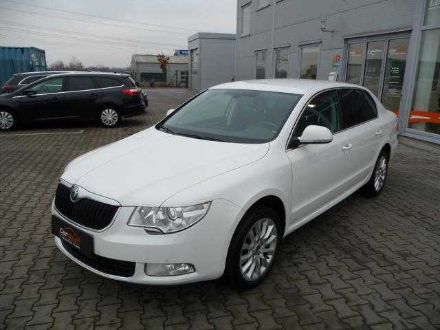 Škoda Superb hatchback 118kW benzin 201303