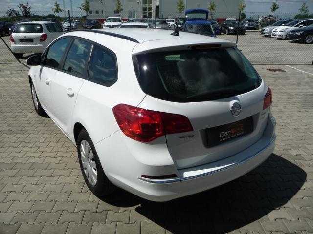 Opel Astra kombi 81kW nafta 201509