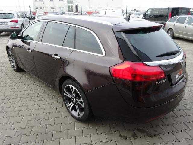 Opel Insignia kombi 118kW nafta 201212