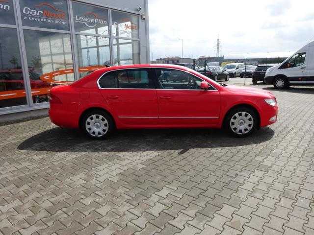 Škoda Superb hatchback 125kW nafta 201305