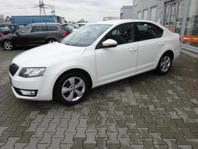 Škoda Octavia hatchback 77kW nafta 201304