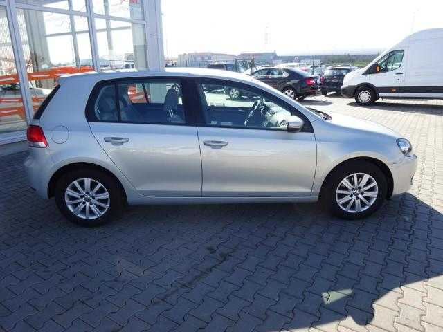 Volkswagen Golf hatchback 77kW nafta 201210