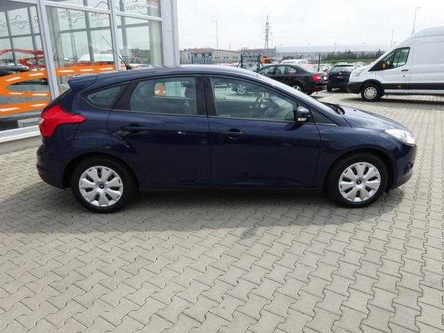 Ford Focus hatchback 77kW nafta 201202