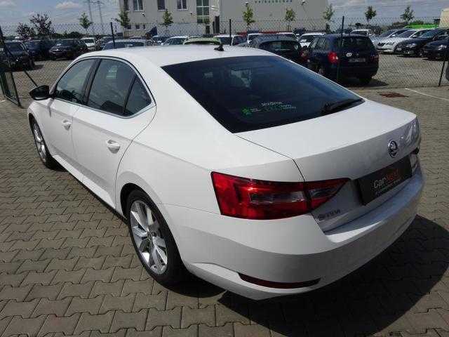 Škoda Superb hatchback 110kW nafta 201509