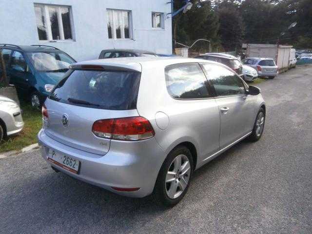 Volkswagen Golf hatchback 77kW nafta 2010