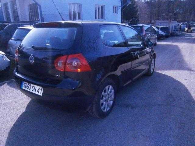 Volkswagen Golf hatchback 77kW nafta 2005