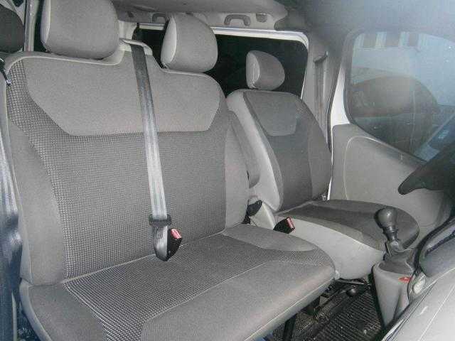 Opel Vivaro minibus 84kW nafta 2010