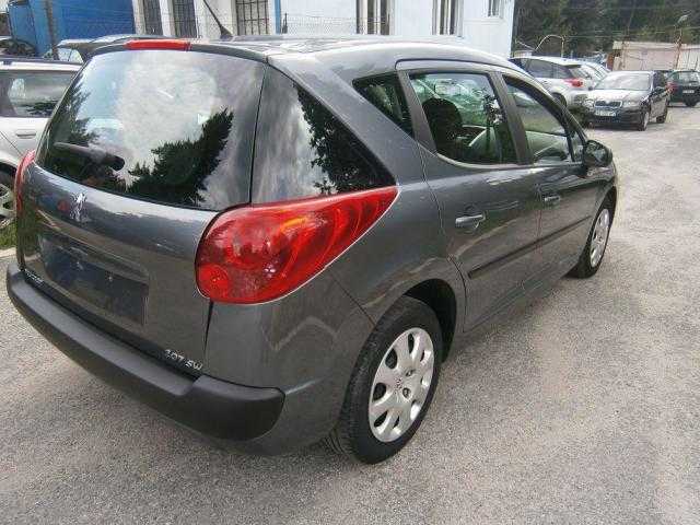 Peugeot 207 kombi 0kW nafta 2011